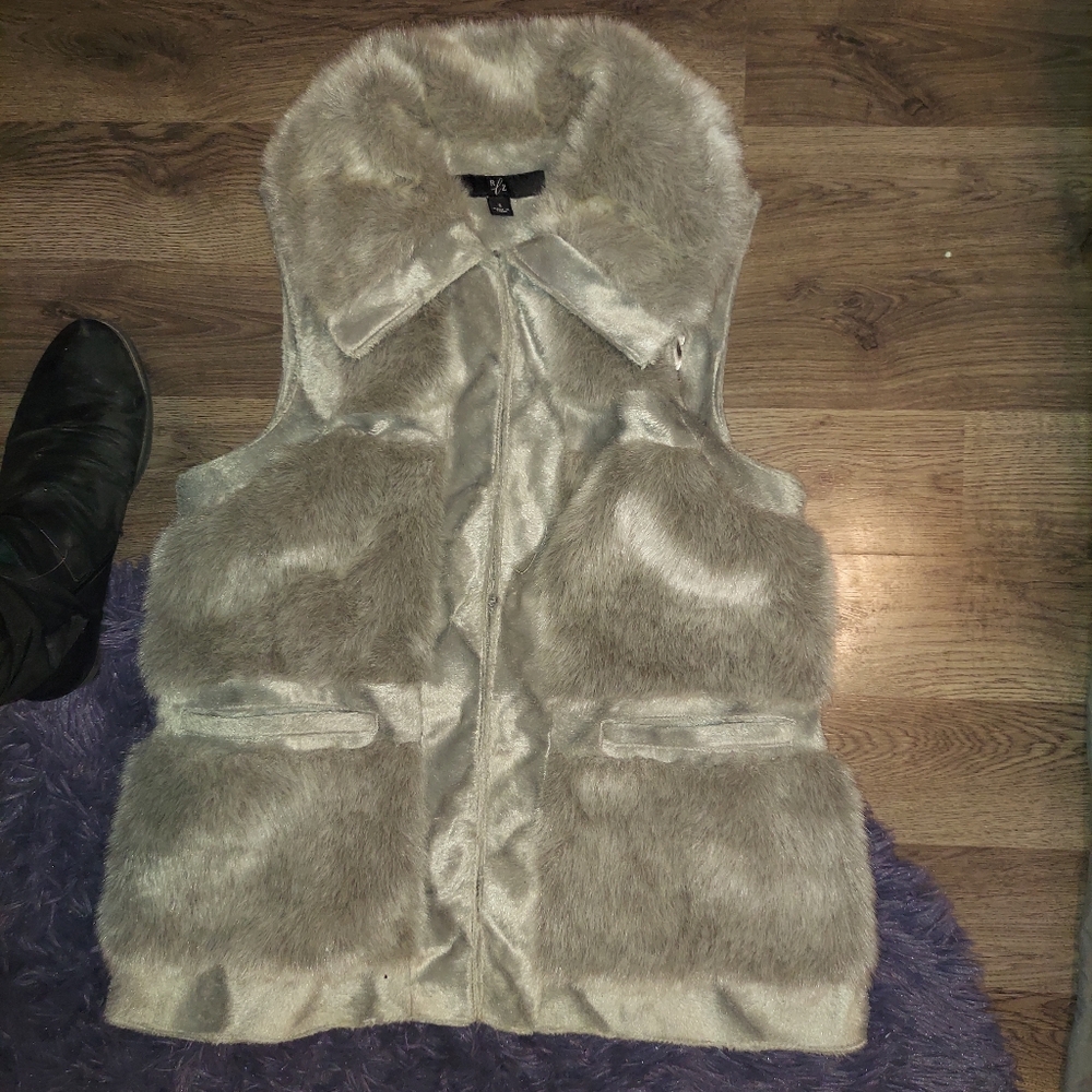 Fur vest